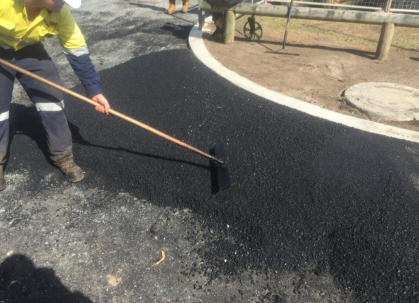 Zemeljska pripravljalna dela, gradnja cest, tlakovanje, asfaltiranje, gradnje škarp