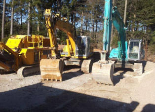 Zemeljska pripravljalna dela, gradnja cest, tlakovanje, asfaltiranje, gradnje škarp