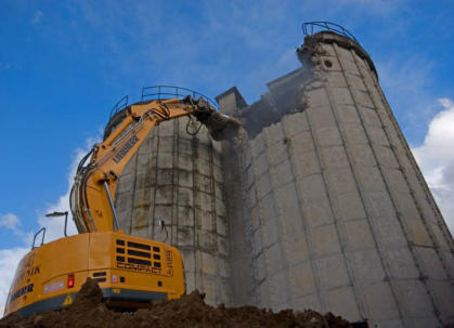 Zemeljska pripravljalna dela, gradnja cest, tlakovanje, asfaltiranje, gradnje škarp