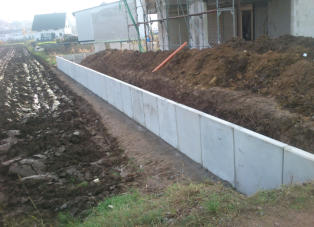 Zemeljska pripravljalna dela, gradnja cest, tlakovanje, asfaltiranje, gradnje škarp